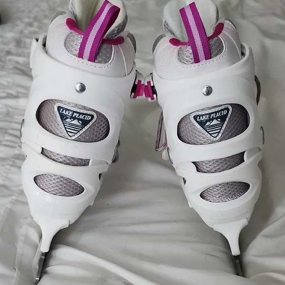 Adjustable White and Pink Ice Skates - Picture 4 of 11